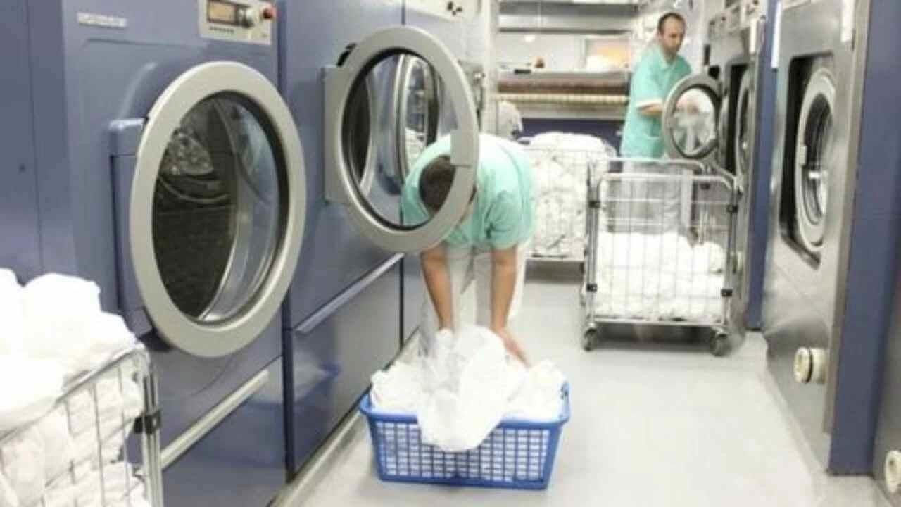 Dịch vụ giặt ủi quận 10: Giao nhận tận nơi, tiện lợi