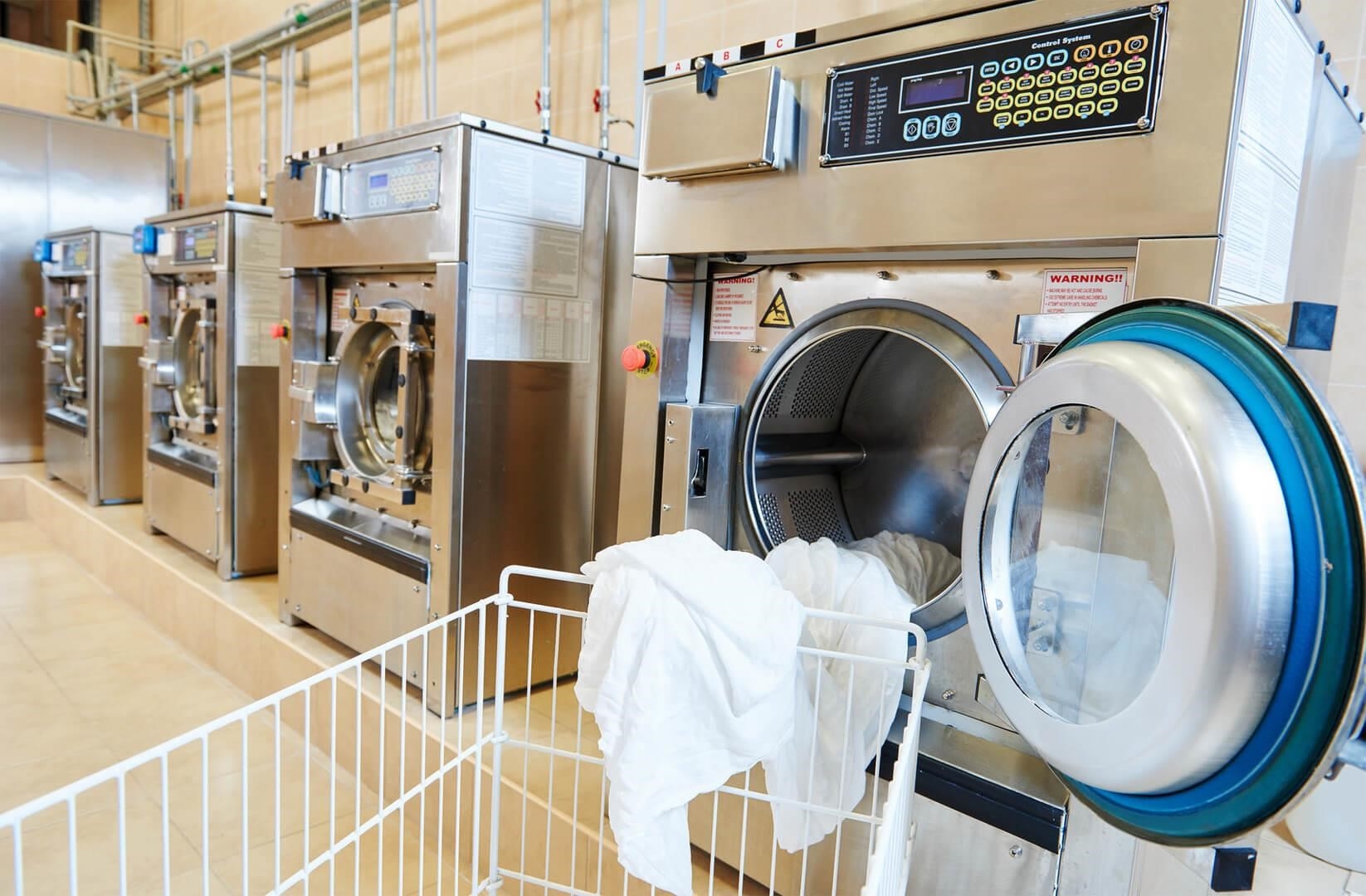 Dịch vụ giặt ủi quận 7: Giao nhận tận nơi hoàn hảo